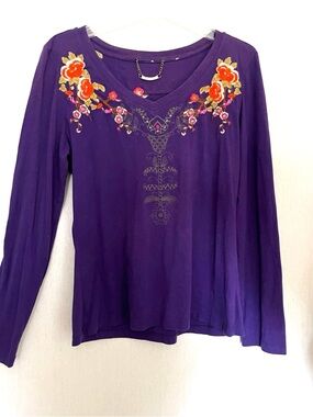 Bella Carra Purple Long-Sleeve Floral Embroidered V-Neck Women's Top T shirt
